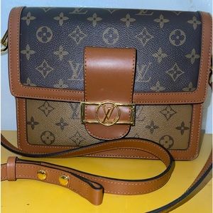 Louis Vuitton Dauphine Shoulder bag MM